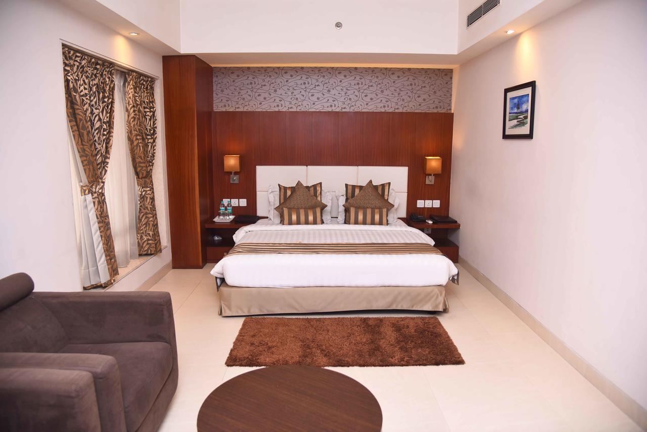 Celesta - Kolkata Otel Dış mekan fotoğraf
